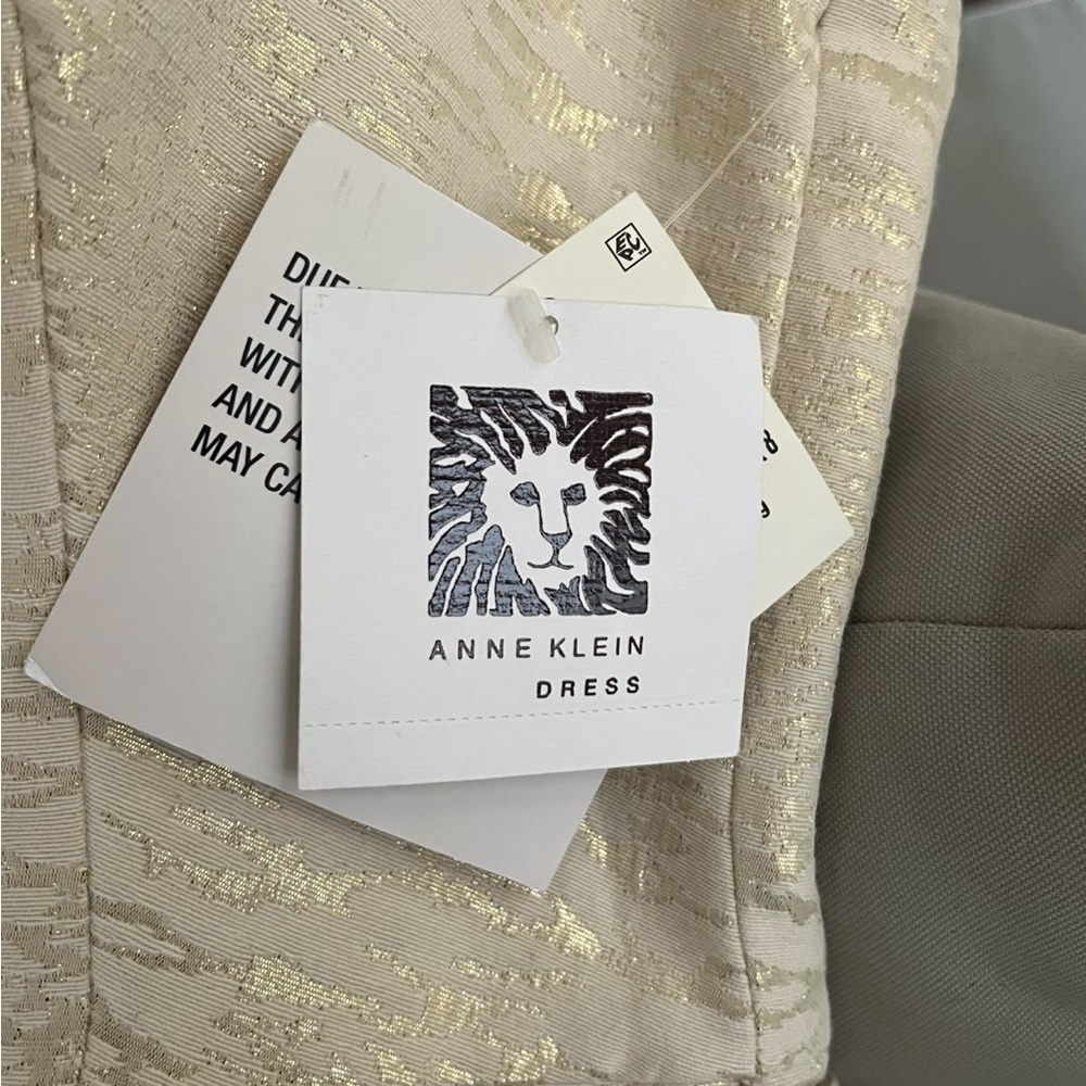 Anne Klein Cream & Gold Metallic Jacquard Dress (NWT) – Size 4 - Picture 6 of 7